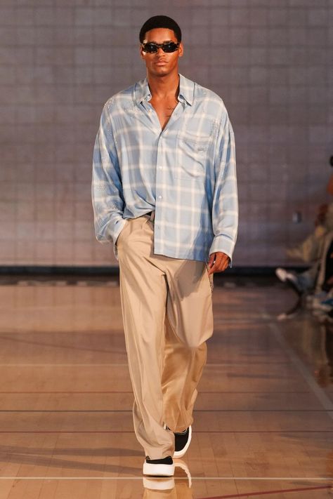 Nahmias Spring 2025 Ready-to-Wear Collection [PHOTOS] Vintage Runway Fashion, Mens Resort Wear, Classy Outfits Men, Spring Outfits Men, Menswear Runway, Model Outfits, Physical Education, Gentleman Style, Mens Fashion Summer