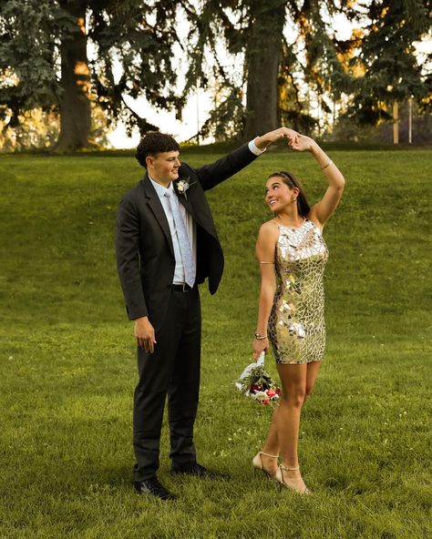 HOCO 2024🪩💐 Hoco Pics Couple Black, Hoco Pic Poses Couple, Hoco Poses Individual, Homecoming Dance Poses, Hoco Pic Ideas With Date, Homecoming Pics With Date, Cute Couple Hoco Pictures, Homecoming Picture Ideas For Couples, Hoco Couple Poses