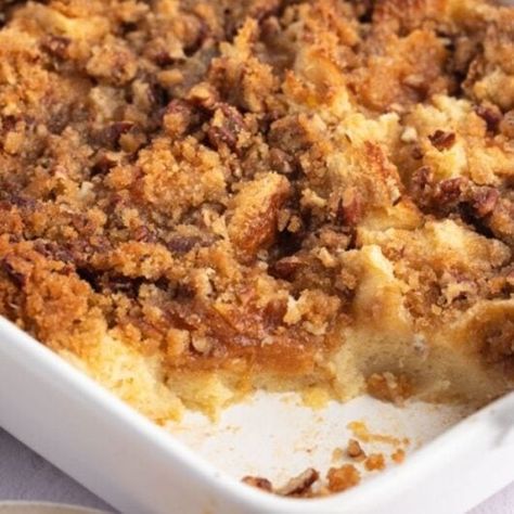 Paula Deen Bread Pudding Recipe Paula Deen Bread Pudding, Circle Blanket, Brandy Butter, Best Bread Pudding Recipe, Pecan Sauce, Banana Bread Pudding, Savory Bread Puddings, Bread Puddings, Apple Cinnamon Rolls