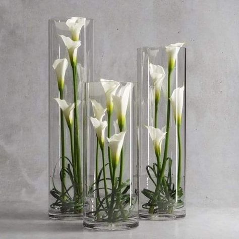 Calla Lily Centerpieces, Tall Floral Arrangements, Calla Lily Wedding, Diy Floral Decor, Shabby Chic Easter, Lily Bouquet, Orchid Arrangements, Flower Vase Arrangements, Flower Arrangements Simple