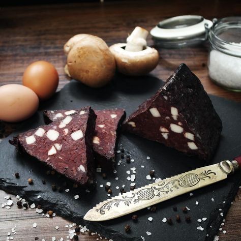 Doreen’s Award Winning Black Pudding - Grid Iron Meat Black Pudding Recipe, Ham Pie, Oat Meal, Pudding Flavors, Black Pudding, Bbq Meat, Diced Chicken, No Bake Pies, Cured Meats