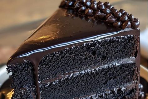 Black Velvet Cake Recipe, Black Velvet Cake, Purple Velvet Cakes, Black Velvet Cakes, Strawberry Cheesecake Cupcakes, Blackberry Cake, Chocolate Poke Cake, Velvet Cake Recipes, Blueberry Coffee Cake