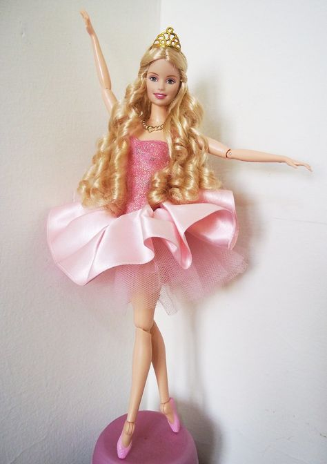 clara barbie disney designer doll - Google Search Pink Heart Jewelry, Ballerina Barbie, Princess And The Pauper, Barbie 2000, Girls Support Girls, Dream Doll, Beautiful Barbie Dolls, Barbie Princess, Princess Girl