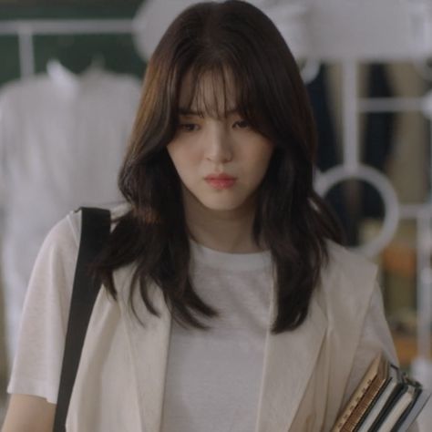 nevertheless [2021] episode 10 Han So Hee Haircut Nevertheless, Nabi Haircut, Nabi Nevertheless, Hair Inspiration Long, Kim Yoo Jung, Best Icons, Beyblade Characters, Dark Moon, Hair Images