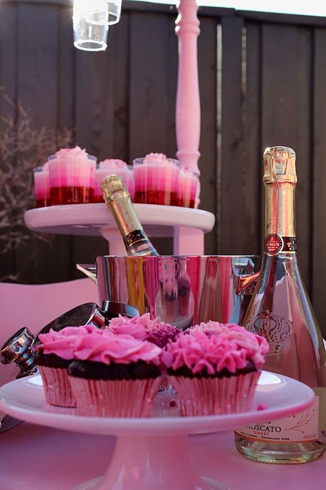 Pink Birthday Theme, Pink Desserts, Pink Party Decorations, Pink Birthday Party, Pink Party, Pink Birthday, Pink Parties, 50 Shades, 18th Birthday