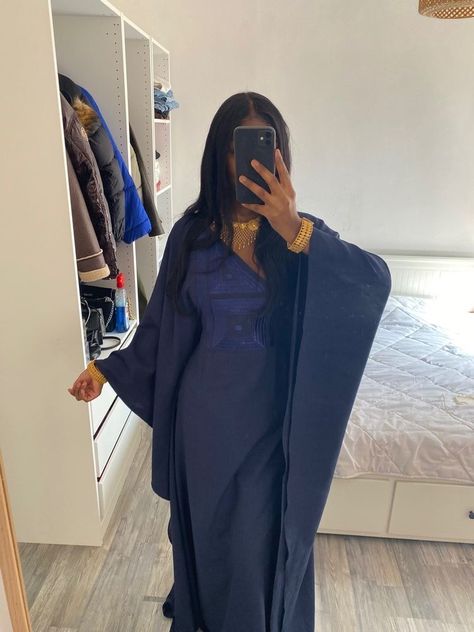 Basin African Dresses, Senegalese Traditional Dress, Traditional Senegalese Clothing, Senegalese Women Dresses, Rich Nigerian Aesthetic, Modest African Fashion, Ivory Coast Traditional Dress, Bazin Styles 2023, Modest African Dresses