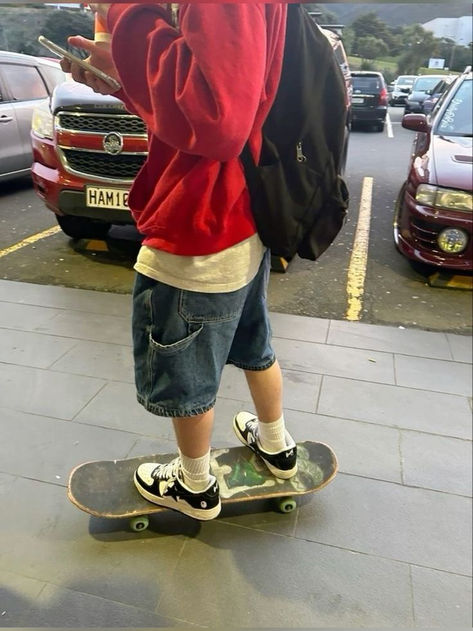 Skate Boy Outfit, Skater Boy Aesthetic Outfit, 2000s Skater Boy, 90s Skater Boy, Skater Boy Outfits 90s, Cool Clothes For Boys, Skater Aesthetic Outfits, Skater Boy Outfits Aesthetic, Skater Boy Fits