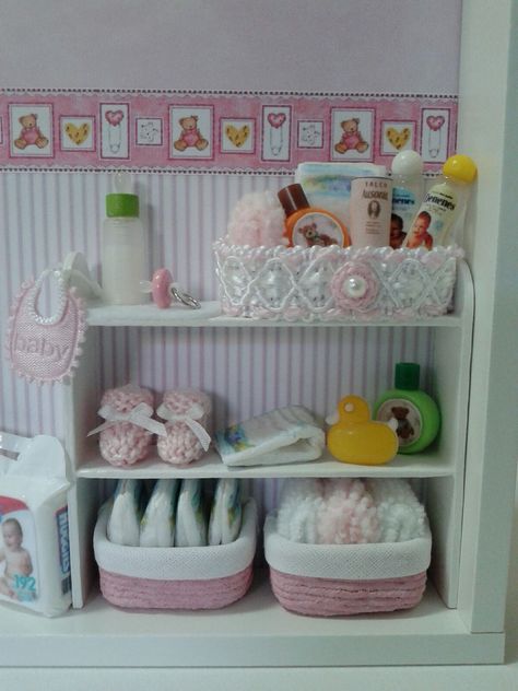 Nursery Dollhouse, Kawaii Dollhouse, Barbie Nursery, Doll Furniture Tutorial, Baby Changing Unit, Doll House Bedroom, Dollhouse Nursery, Baby Barbie, Old School Toys