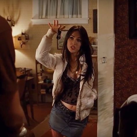 Jennifer's Body Aesthetic, Jennifer’s Body, 3 People Costumes, Megan Fox Style, Check Outfit, Adam Brody, Body Outfit, Jennifer's Body, 2000s Fashion Outfits