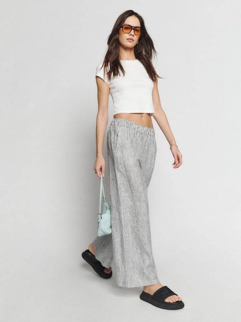 The "East Coast Summer" Aesthetic Is Going Viral on TikTok | Who What Wear Linen Pants Outfit, Linen Pant, Fashion People, Linen Trousers, Linen Top, Look Chic, Who What Wear, Linen Pants, Summer Aesthetic