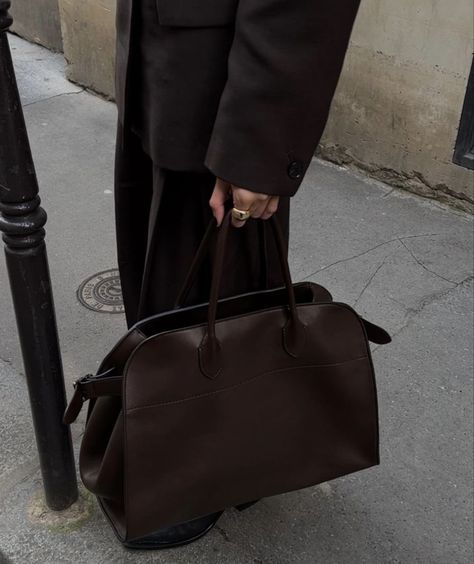 Margaux Bag, Minimalist Bags, Brown Outfits, Guess Shoulder Bag, Crafted Bag, Timeless Bags, Brown Bag, Simple Trendy Outfits, Brown Aesthetic