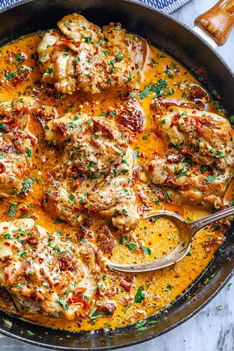 Skillet Chicken in Sundried Tomato Parmesan Cream Sauce 5 - #recipe by #eatwell101 Skillet Chicken Thighs, Tomato Parmesan, Parmesan Cream Sauce, Chicken Skillet Recipes, Chicken Skillet, Cream Sauce Recipes, Sauce Chicken, Skillet Recipes, Sundried Tomato