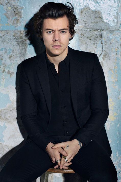 CEO and single father of 3, Harry Styles is  looking for a live-in na… #fanfiction #Fanfiction #amreading #books #wattpad Four One Direction, Gambar One Direction, Harry Styles Nails, Dream Cast, Handsome Men Quotes, Handsome Style, Handsome Arab Men, Tim Walker, Haikou