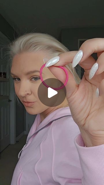 Jillian Jane on Instagram: "When used correctly elastics definitely don't have to create any breakage in the hair

#diyhairschool #realhair #finehairtips #thinhairtips #ponytailtutorial #ponytail" How To Make Ponytail, Ponytail For Thick Hair, Hair Puff Styles, Quirky Hairstyles, Grey Hair Ponytail, Wedding Ponytail Hairstyles, African American Braided Hairstyles, Fine Hair Tips, Wedding Ponytail