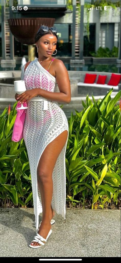 Beach Baddie Outfit, Beach Outfits For Curvy Women, Short Evening Dresses Classy, Swimming Essentials, Crochet Beach Coverup, Classy Style Outfits, Long Legged Girls, Beach Coverups, Baby Vision