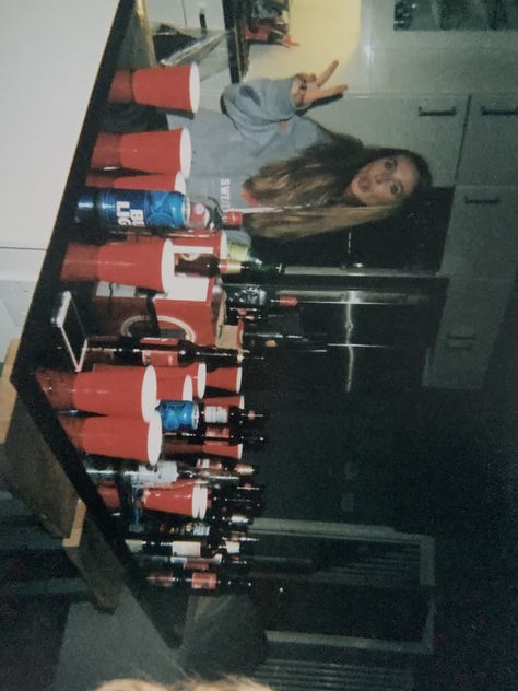 Teen house party, red cups, drinking, disposable film camera Disposable Camera Photography Party, Teen Drinking Party Aesthetic, Film Photography Party, House Party Photography, Film Camera Party, House Party Aesthetic Ideas, Teen House Party, Disposable Film Photos, Red Cup Party