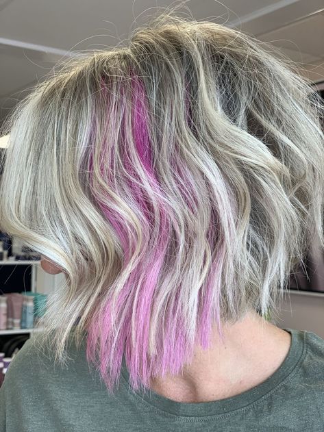 Short Haircut Blonde, Haircut Blonde Hair, Pink Hair Highlights, Blonde Hair Highlights, Women's Haircuts, Color Block Hair, Blonde Hair With Pink Highlights, Hair Evolution, Pink Blonde Hair