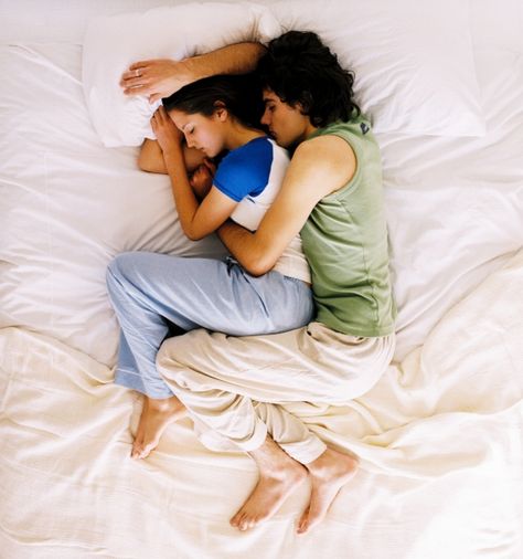 People Spooning Reference, Sleeping Pose, Couple Sleeping, Couple Poses Reference, Les Couples, Character Poses, Body Reference, Pose Reference Photo, Art Poses