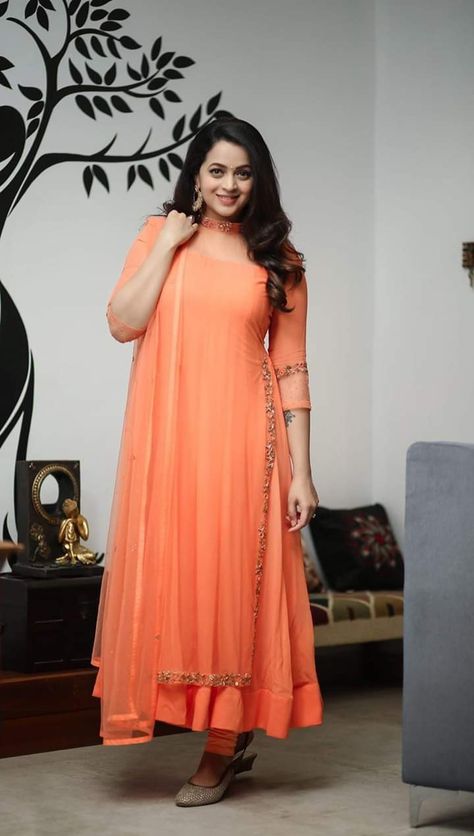 Normal Churidar Designs, Net Chudithar Designs For Stitching, Orange Kurti Outfit, Function Wear Churidar, Umbrella Churidar Models, New Model Churidar Designs Party Wear, Designer Kurti Patterns Party Wear, Chiffon Anarkali Dress, Long Kurti Designs Party Wear