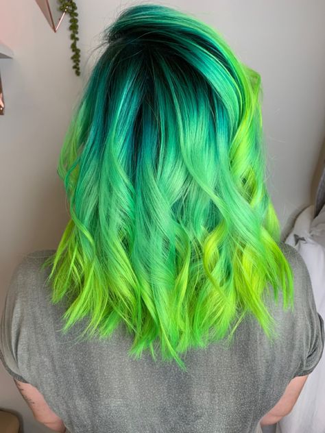 Vivid Green Hair, Neon Ombre Hair, Lime Green And Blonde Hair, Neon Green Ombre Hair, Ombré Green Hair, Green Vivid Hair Color, Green Blue Ombre Hair, Ombre Vivid Hair Color, Blue To Green Ombre Hair