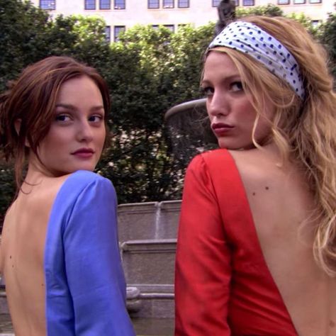 Gossip Girl Cast, Blair Waldorf Gossip Girl, Blair And Serena, Stile Blair Waldorf, Gossip Girl Blair, Gossip Girl Aesthetic, Gossip Girl Outfits, Gossip Girls, Bff Photoshoot