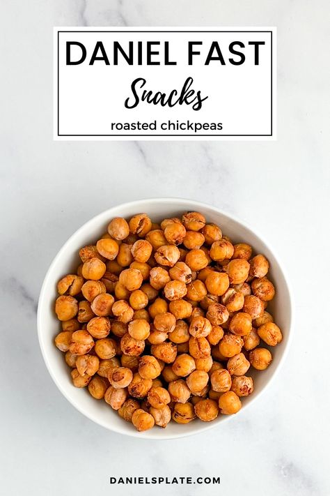 Doing the Daniel Fast? These tasty roasted chickpeas are one of our favorite healthy snacks. These roasted chickpeas go wonderfully on top of a salad—turning a snack into a full meal. Packed with flavor and protein, these chickpeas are crispy, oil-free, gluten-free, and vegan. Check out this and other Daniel Fast recipes... Daniel Fast Recipe, Daniel Fast Snacks, Fast Snacks, The Daniel Fast, Chickpea Recipes Roasted, Daniel Plan, Fast Snack, Crunchy Chickpeas, Daniel Fast Recipes