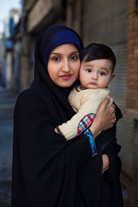 Photographer Captures the Universal Beauty of Mothers With Their Children Around the World Atlas Of Beauty, Mother Pictures, Tehran Iran, Motherhood Photography, African Girl, We Are The World, The Atlas, Female Photographers, Endless Love