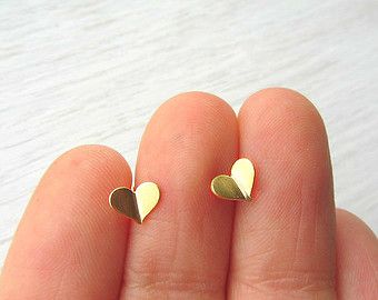 Small Cute Earrings Gold, Minimal Stud Earrings, Earrings Simple Gold, Aniversary Gift, Aniversary Gifts, Gold Heart Studs, Gold Bar Earrings, Hammered Hoop Earrings, Minimal Earrings