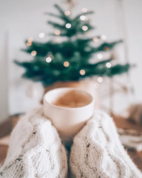 Ania Dominik 📷 в Instagram: «Coffee with a Christmas Tree 🎄I’m so in Christmas mood! Have a lovely weekend my IG Friends! 🌟🤗 . . Kawa i choinka plus must have, czyli…» Christmas Instagram Pictures, Holding Coffee, Instagram Coffee, Have A Lovely Weekend, Winter Mood, Coffee Poster, Instagram Christmas, Winter Vibes, Noel Christmas