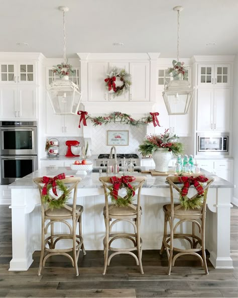 Christmas Entryway, Christmas House Lights, Christmas Kitchen Decor, Christmas Inspo, Christmas Decorations For The Home, Christmas Room, Indoor Christmas, Noel Christmas, Christmas House