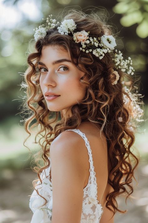 Curly Hair Bride Hairstyles, Bride Hairstyles Curly Hair, Natural Hairstyles Wedding, Naturally Curly Hairstyles For Wedding, Bride Curly Hairstyles, Natural Curly Wedding Hairstyles, Curly Hairstyles Layers, Natural Curls Wedding Hair, Pearl Hairstyles