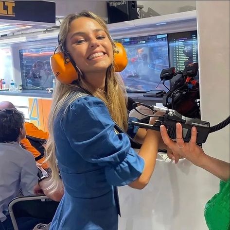 Sophie Mitchell, Formula 1 Girls, Chloe Carter, Looks Pinterest, Dirty Air, Daniel Ricciardo, Welcome To The Jungle, Lando Norris, Future Lifestyle