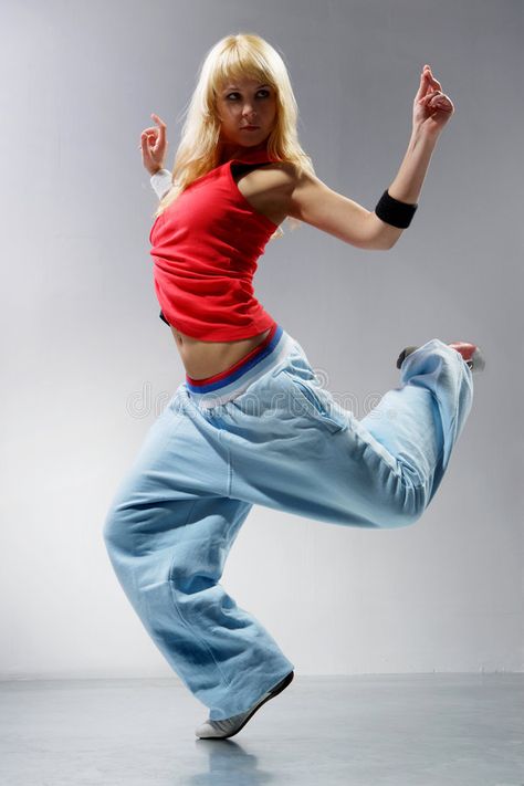 Shake Ideas, Street Dancing, Dancing Poses, Gesture Drawing Poses, Dance Picture Poses, Midi Denim Skirt, Dance Photo Shoot, Hip Hop Dancer, Models To Draw