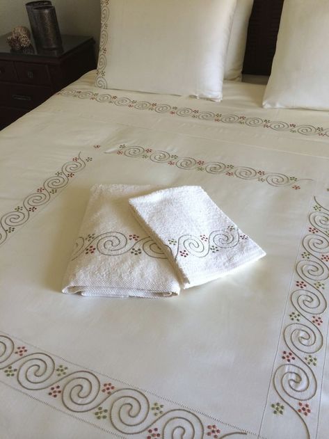 Hand Embroidery Bed Sheets, Hand Embroidered Bedding, Bedsheet Embroidery Design Handmade, Bedsheet Painting Designs Bed Sheets, Hand Embroidery Bedsheet Designs, Embroidered Bedsheets, Hand Embroidered Bedspread, Handmade Bed Sheets, Embroidered Sheets