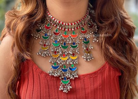 Navratri Jewellery, Unique Choker Necklaces, Unique Choker, Hairstyles For Gowns, Multi Coloured Necklaces, Hijabi Fashion Casual, Boho Choker, Jewelry Design Earrings, Jewellery Handmade