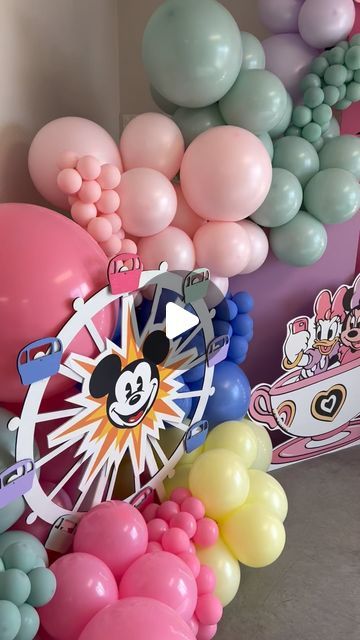 Disneyland Backdrop Party Ideas, Disney World Party, Disneyland Vintage Party, Vintage Disneyland Party Decorations, Disneyland Retro Birthday, Disneyland Balloons, Disney Dance, Disney Party Decorations, Disneyland Party