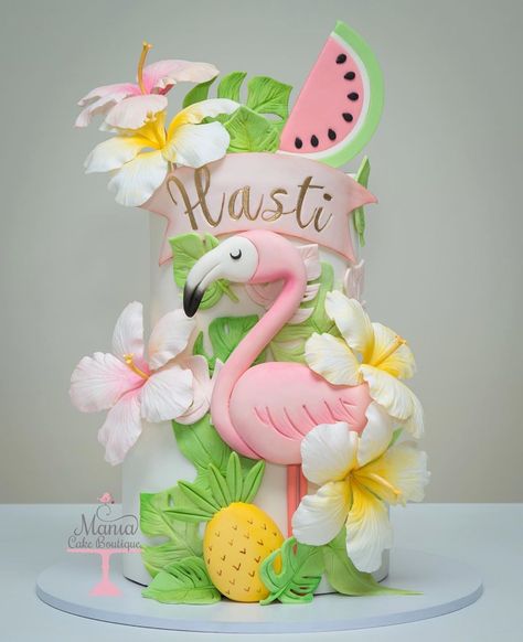 Tropical Cake with Flamingo, Hibiscus Flowers, Watermelon and Pineapple - @maniacakeboutique Tropical Birthday Cake, Flamingo Birthday Cake, Fruit Birthday Party, Flamingo Cake, Cinderella Cake, Fruit Birthday, Flamingo Birthday Party, Flamingo Theme, Homemade Birthday Cakes