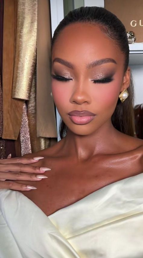 Gorgeous Bridal Makeup, Makeup 2024, Fall Wedding Makeup, Beginner Makeup, Classic Makeup, Graduation Makeup, Makeup For Black Skin, Brown Skin Makeup, Wedding Makeup Looks