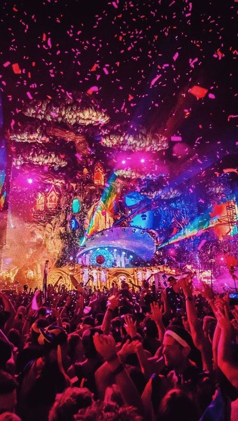 Edm Background, Edm Aesthetic, Samsung Cellphone, Tomorrowland Party, Music Festival Photography, Tomorrowland Festival, Produce Music, Rave Aesthetic, Edm Music Festivals