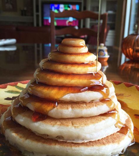 Perfect Pancake Pyramid Satisfying Photos, Satisfying Pictures, Perfect Pancakes, Pancake Stack, Buttermilk Pancakes, Oddly Satisfying, Perfect Food, Food Photo, Food Pictures