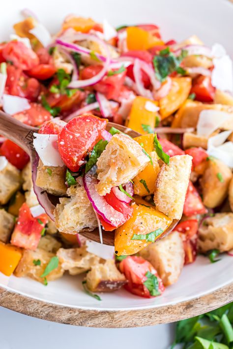 Easy Panzanella Salad Recipe - Salads Soups and Sweets Panzanella Salad Recipe, Pasta Fagioli Recipe, Salad Salad, Panzanella Salad, Savory Salads, Bread Salad, Classic Recipes, Broccoli Cheese Soup, Broccoli Cheddar Soup