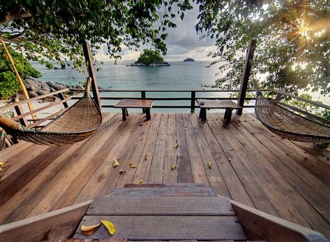 Deck Hammock, Island Deck, Front Porch Seating, Deck Seating, Lake Dock, Floating Deck, Built In Seating, House Deck, Deck Plans