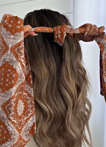 I’m going to show you a braided scarf hair tutorial that’s perfect for fall. Learn a cute braided hairdo in this quick post. Braid With Scarf, Hair Scarf Ideas, Scarf Braid, Braided Scarf, Braided Hairdo, Scarf Ideas, Braided Styles, Scarf Hair, Dress Alterations