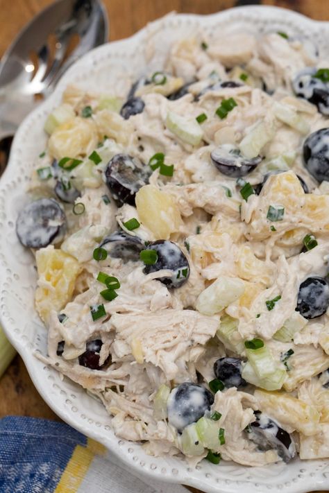 Chicken Salad Recipe With Cream Cheese, Sweet Chicken Salad Recipe, Sweet Chicken Salad, Pineapple Chicken Salad, Vanilla Yogurt Recipes, Salad With Pineapple, Chicken Salad With Pineapple, Recipe With Pineapple, Pineapple Juice Recipes