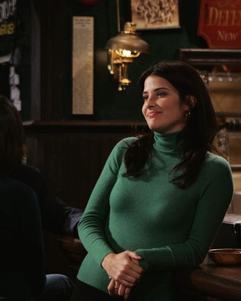 Himym Icon, Robin Outfit, Barney And Robin, How Met Your Mother, Robin Scherbatsky, Ted Mosby, Couple Icon, Cobie Smulders, How I Met Your Mother