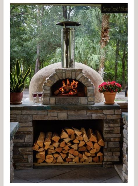 Rustic Pizza Oven, Outdoor Wood Fired Pizza Oven, Pizza Oven Patio, Clay Pizza Oven, Brick Pizza Oven Outdoor, Pizza Oven Outdoor Diy, Backyard Pizza Oven, Stone Pizza Oven, Pizza Oven Outdoor Kitchen