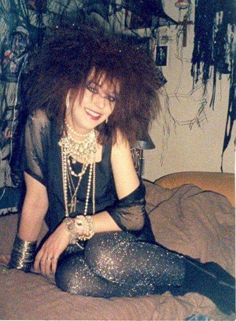 80s Goth 80s Goth Fashion, New Wave Style, 80’s Punk, 80s Accessories, 80s Goth, 90s Goth, Goth Subculture, Trad Goth, 80s Hair