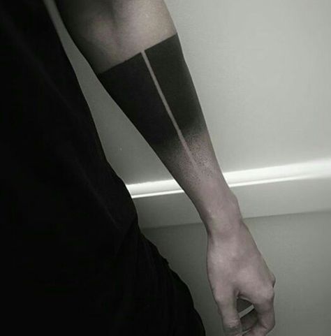 Black faded tattoo simple design Tattoo Band, All Black Tattoos, Blackout Tattoo, Dot Tattoos, Muster Tattoos, Tattoos Geometric, Arm Band Tattoo, Full Sleeve Tattoos, Band Tattoo