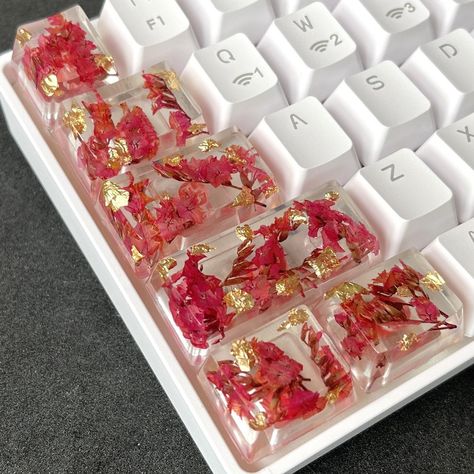 Aesthetic Keycaps, Custom Keyboard Keycaps, Cute Keycaps, Resin Keycaps, Business Name Ideas, Laundry Business, Custom Keycaps, Stationery Obsession, Key Caps