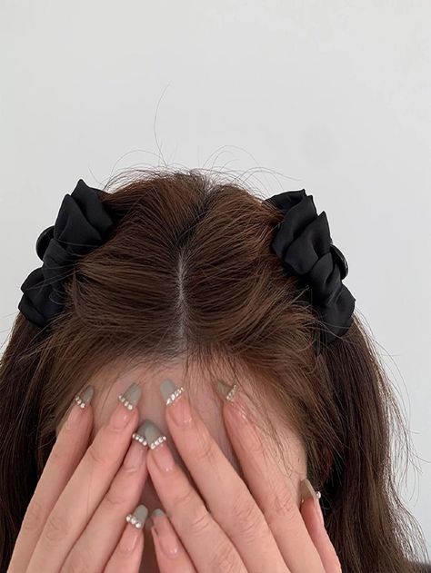 2pcs Women Solid Casual Hair Claw, For Decoration CuteI discovered amazing products on SHEIN.com, come check them out! Bow Clips Hairstyle, Small Hair Clips Hairstyles, Forehead Hair, Small Hair Bows, Small Hair Clips, How To Style Bangs, Princess Hairstyles, Hair Accessories Clips, Claw Hair Clips